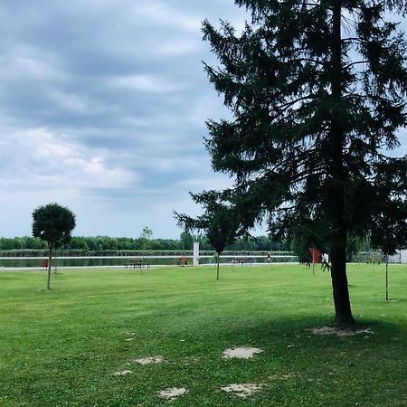 Hotel Duna Vendeghaz Fadd-Dombori Zewnętrze zdjęcie