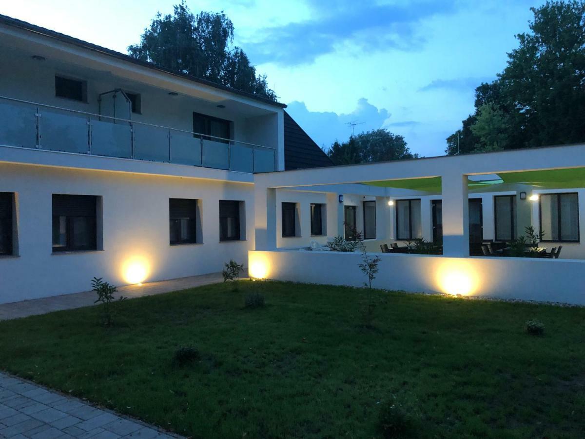 Hotel Duna Vendeghaz Fadd-Dombori Zewnętrze zdjęcie
