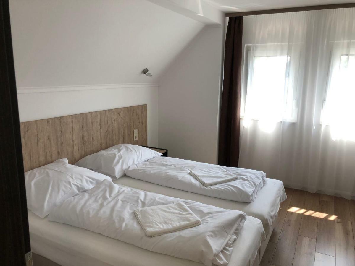 Hotel Duna Vendeghaz Fadd-Dombori Zewnętrze zdjęcie